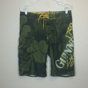 GUINNESS Green & Gold Shamrock Board Shorts 30 EUC
